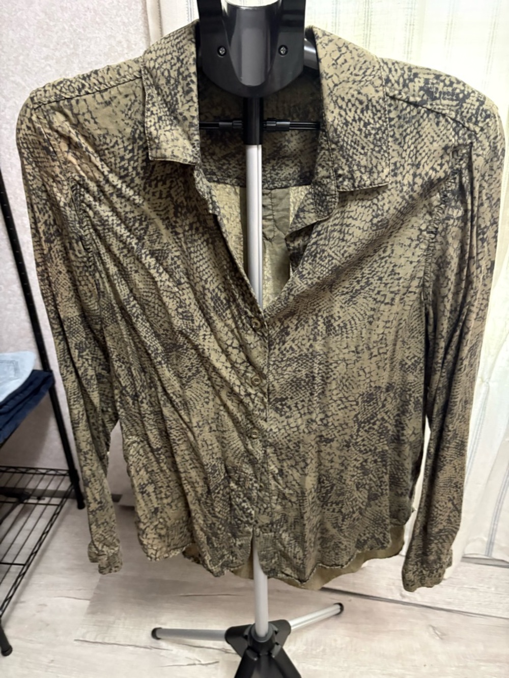 Snake Print Bella Dahl Button-Front Blouse in Olive/Taupe